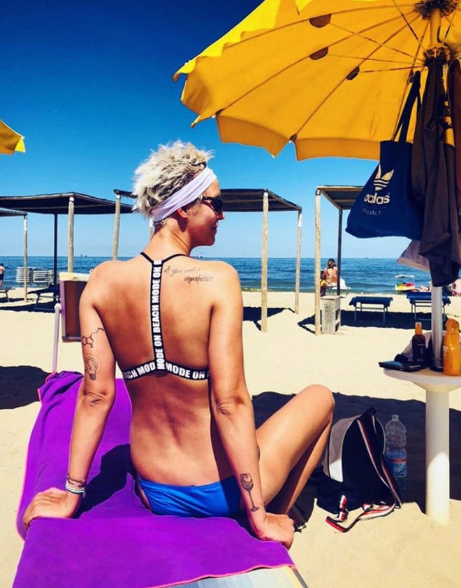 10 nữ VĐV bóng chuyền cao trên 2m: Mặc bikini, dáng như người mẫu - Ảnh 11.