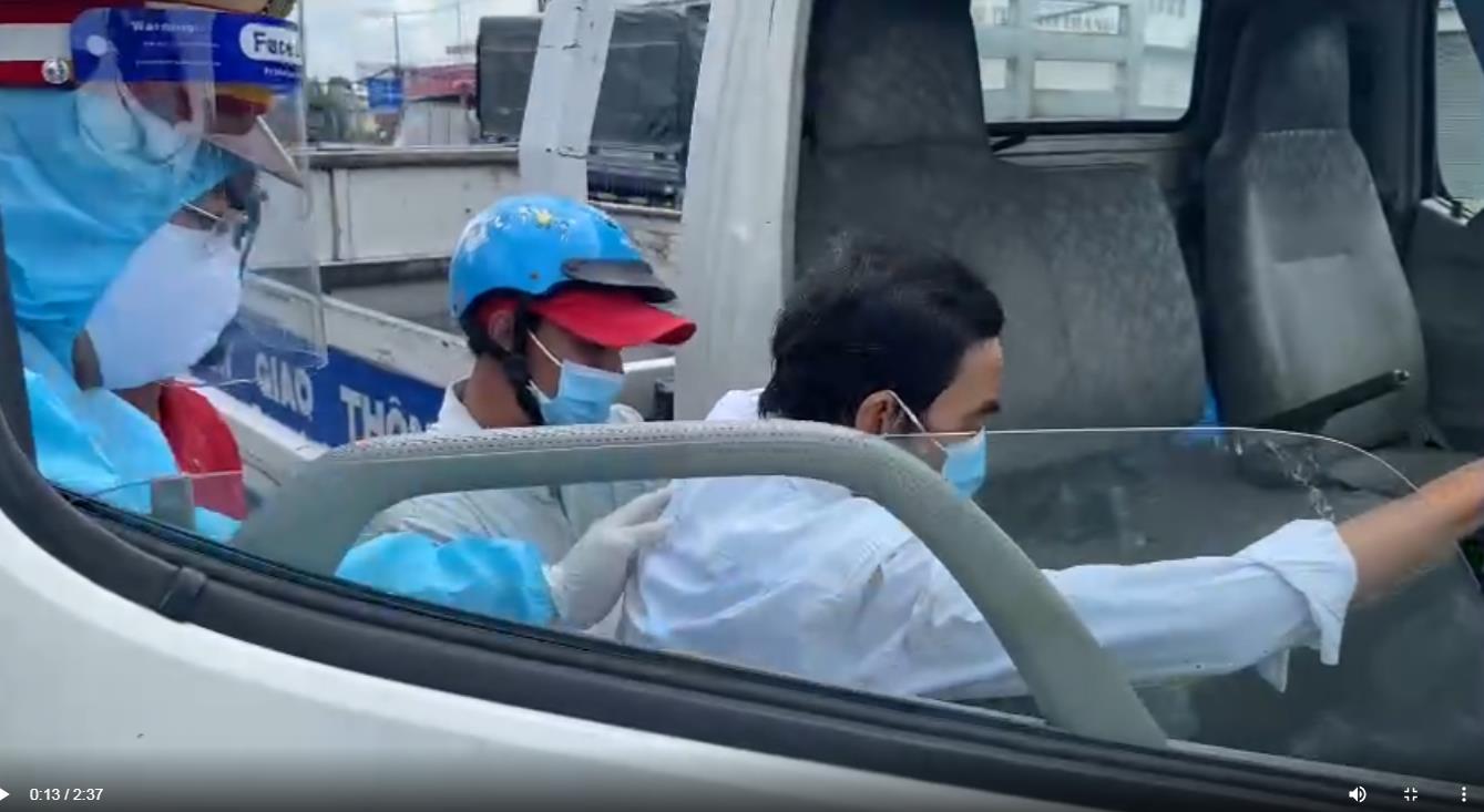  TP.HCM: CSGT trực chốt kiểm soát giúp người dân bị nhồi máu cơ tim qua cơn nguy kịch - Ảnh 3.