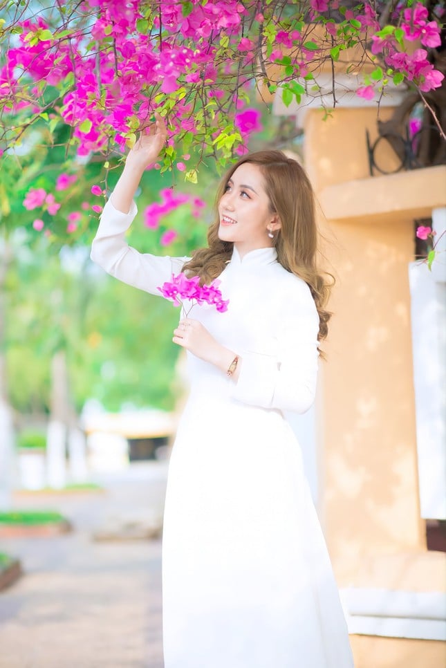 “Bóng hồng” thủ khoa có nhan sắc đỉnh cao, thành tích dài cả trang A4 - Ảnh 4.