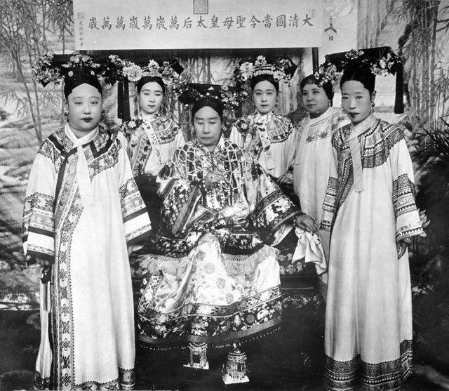 Hậu cung là nơi tề tựu mỹ nhân, tại sao phi tần thời nhà Thanh lại... không đẹp? - Ảnh 1.