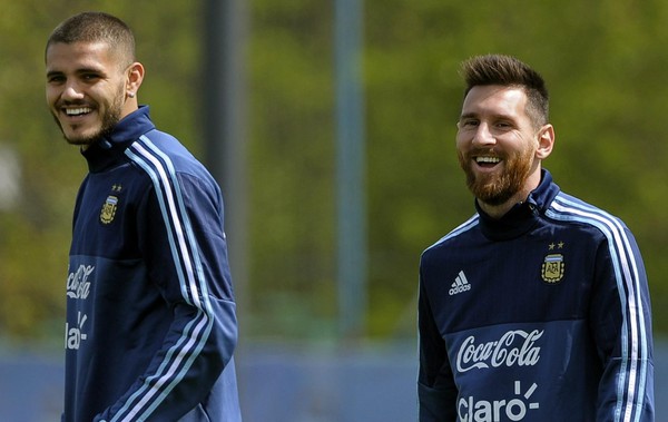 Messi gia nhập PSG, tiền đạo “cướp vợ bạn” khăn gói ra đi? - Ảnh 1.