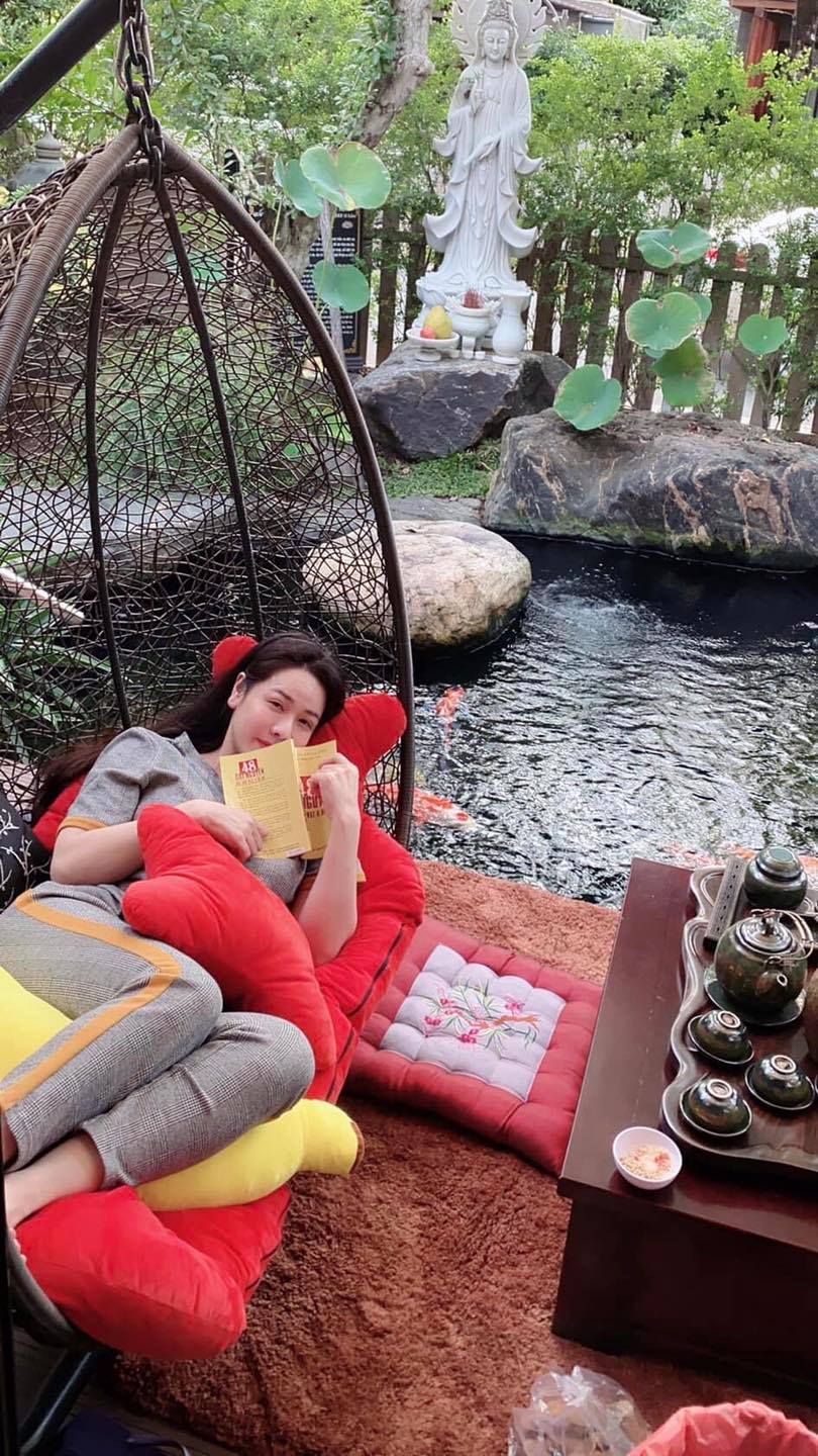 Biệt thự &quot;khủng&quot; của Nhật Kim Anh gây &quot;choáng&quot; vì hóa vườn rau xanh mướt, đắt giá - Ảnh 11.