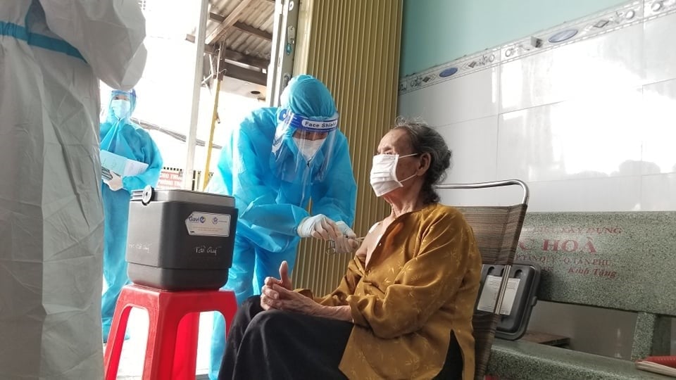 Tin tức Covid-19 hôm nay: Nguyên nhân nào khiến dịch bùng phát mạnh? - Ảnh 4.