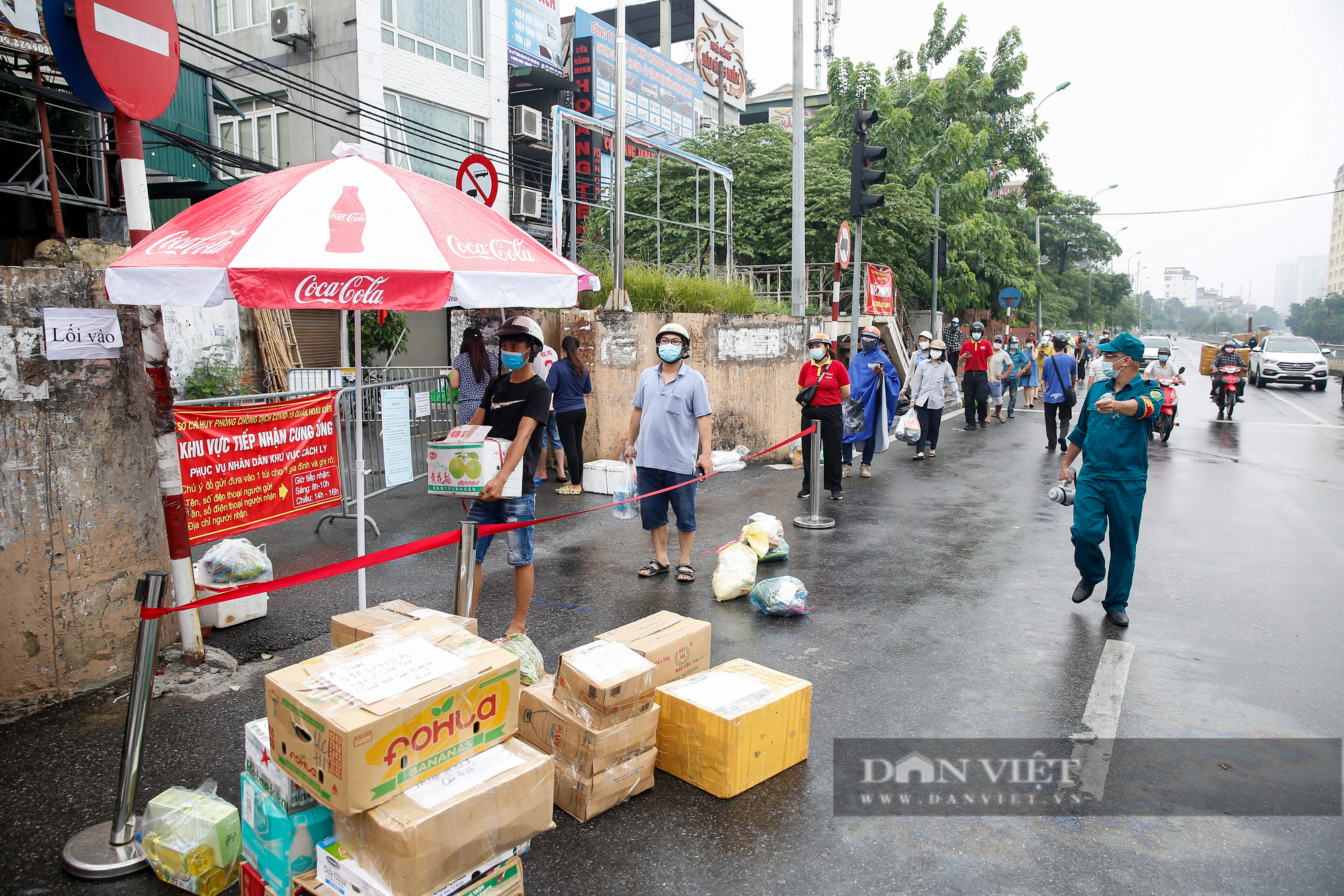 Hà Nội: Đưa chồng đi khám chấn thương đầu, phát hiện cả hai dương tính SARS-CoV-2 - Ảnh 3.