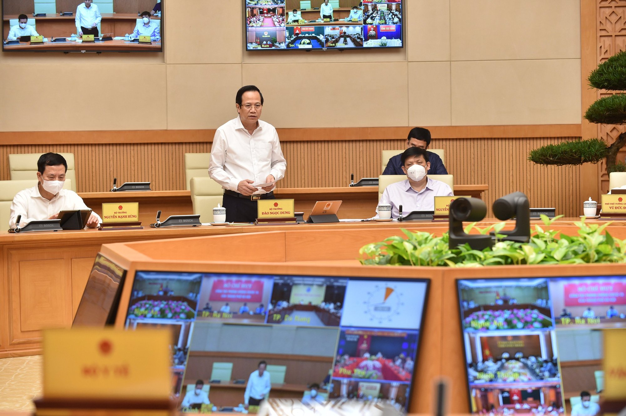 Bộ trưởng Bộ LĐTBXH cho biết, tình hình triển khai gói hỗ trợ ở các địa phương được làm rất khẩn chương. Ảnh:.LĐ