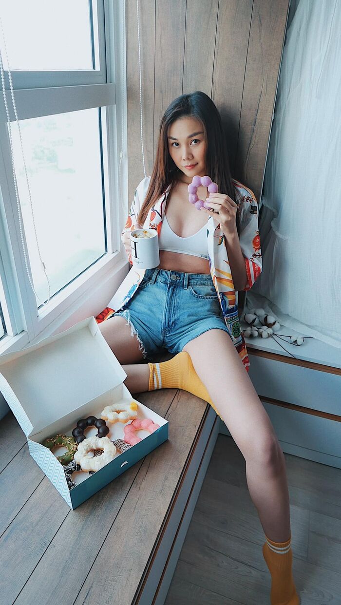 Diễm Hương gợi cảm hút mắt khi ở nhà, Chi Pu dẫn đầu top sao mặc đẹp tuần qua - Ảnh 17.