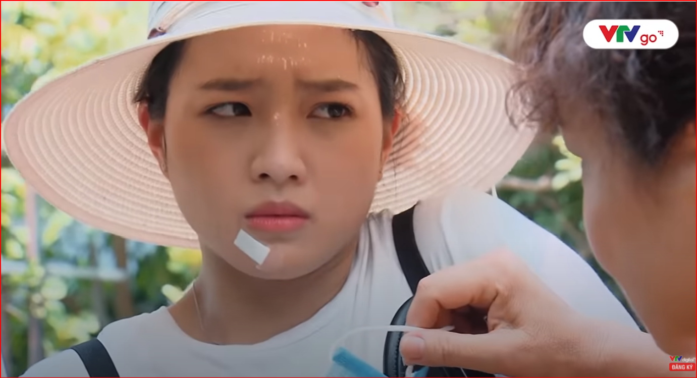 Phim hot Hương vị tình thân tập 15 phần 2: Diệp tẩy nốt ruồi &quot;lộc&quot;? - Ảnh 2.