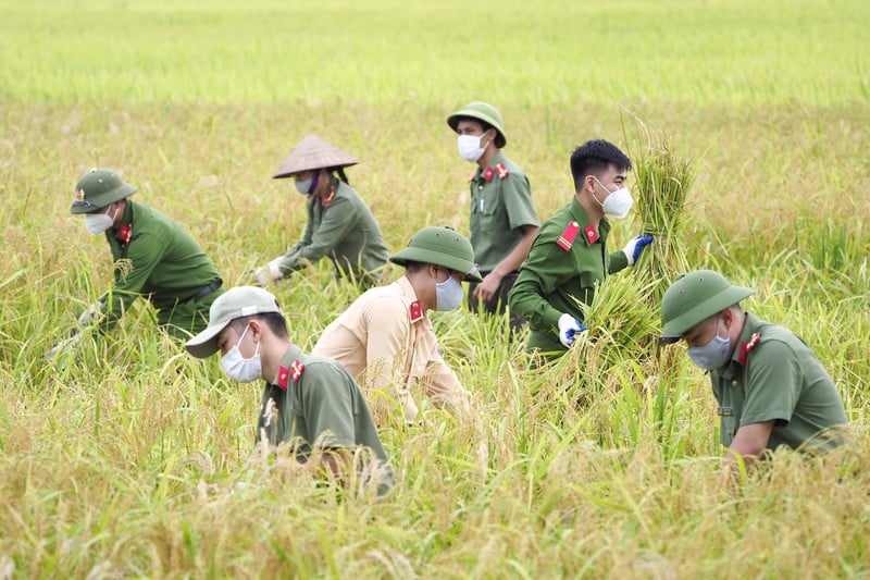 Đại tướng Tô Lâm: Lực lượng CAND “trọng dân, gần dân, lúc dân cần, lúc dân khó, có công an&quot; - Ảnh 3.