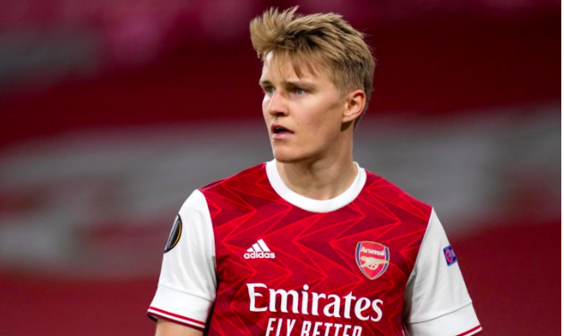 Trắng tay ngày khai mạc, Arsenal tức tốc mua &quot;Người gác đền&quot; thay Bernd Leno - Ảnh 4.