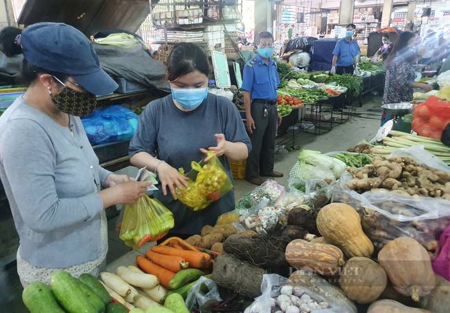 Bao giờ mở lại chợ truyền thống tại TP.HCM? - Ảnh 1.