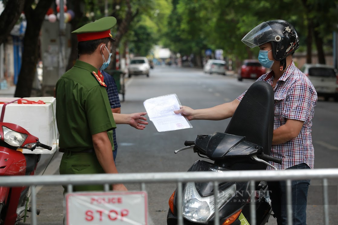 Hà Nội: Quận Đống Đa thành lập vùng cách ly y tế toàn bộ 2 phường Văn Chương, Văn Miếu  - Ảnh 2.