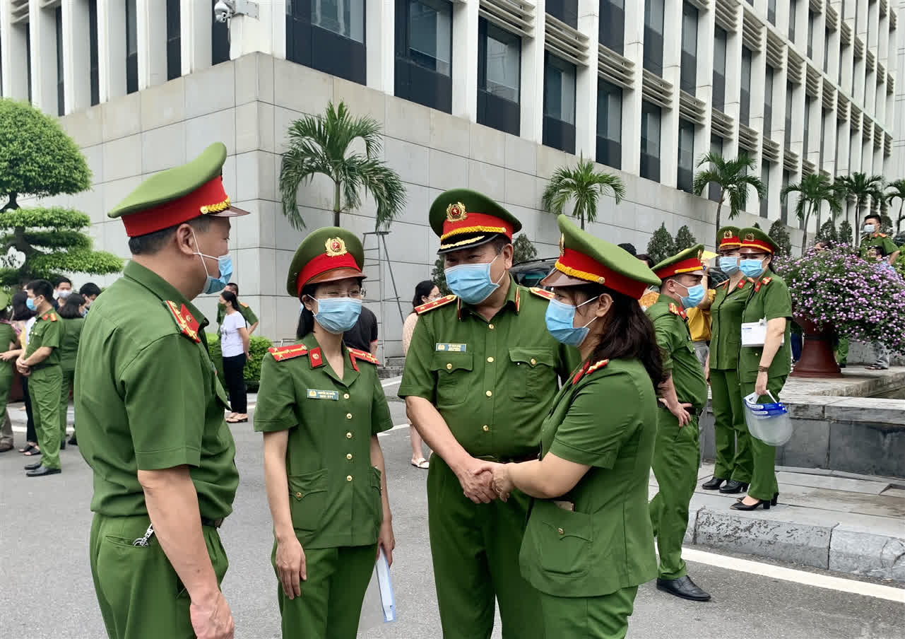 Bộ Công an tăng cường cán bộ, chiến sỹ hỗ trợ chống dịch tại TP.HCM - Ảnh 2.