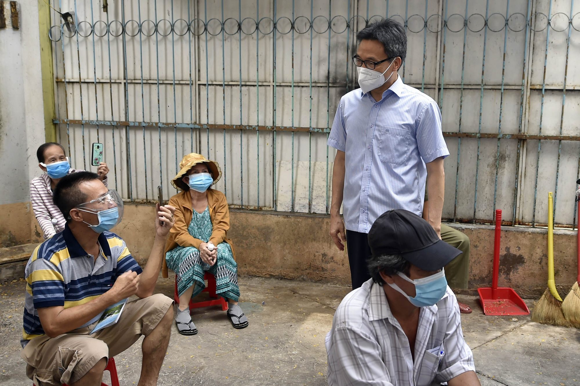 Diễn biến dịch Covid-19 ngày 23/8: Không để bất kỳ người dân nào đứt bữa, thiếu chăm sóc y tế - Ảnh 2.