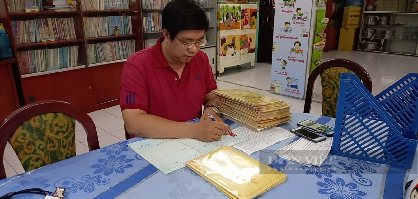 Thầy giáo &quot;dép tổ ong&quot; ở giữa tâm dịch đi xin quà hỗ trợ học sinh, nhớ mãi 1 câu nói của mọi người - Ảnh 4.