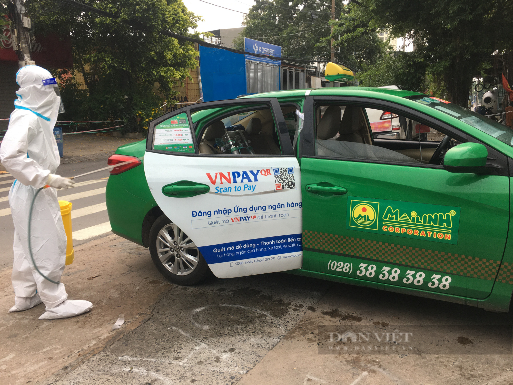TP.HCM ngày đầu tiên siết chặt giãn cách: Số người ra đường giảm 85% - Ảnh 3.