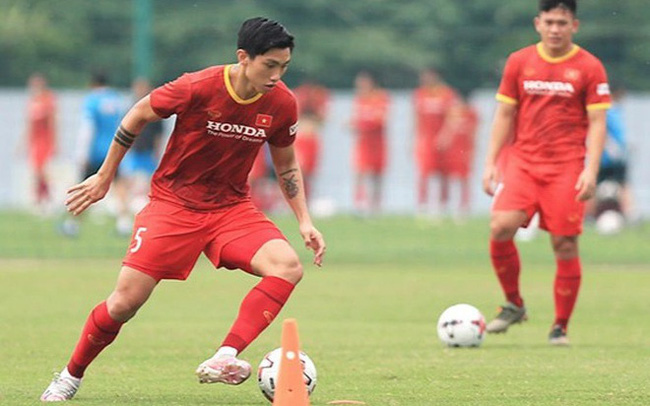 Tin sáng (25/8): CĐV Trung Quốc &quot;hả hê&quot; khi ĐT Việt Nam gặp &quot;bão chấn thương&quot; - Ảnh 1.