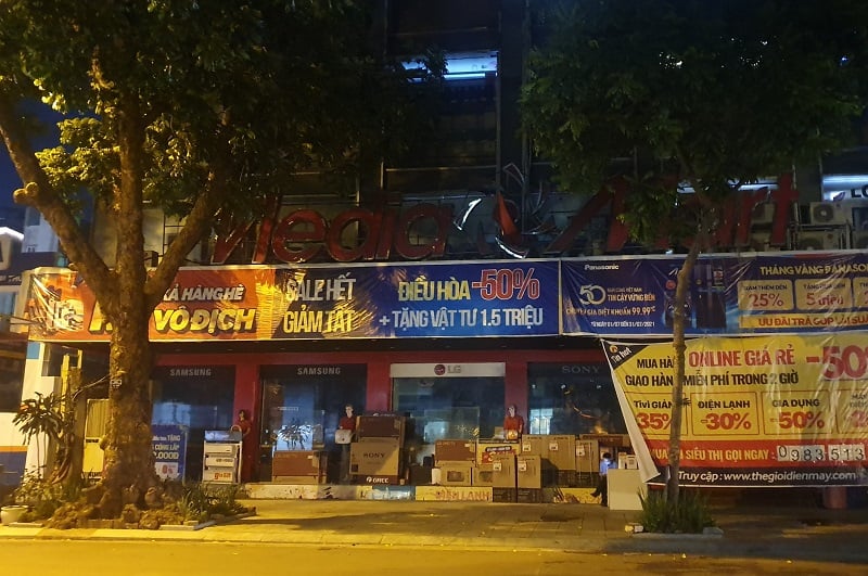 Hà Nội: Xử phạt Chi nhánh Sở Giao dịch Ngân hàng VPBank vì không báo cáo trường hợp mắc Covid-19 - Ảnh 2.