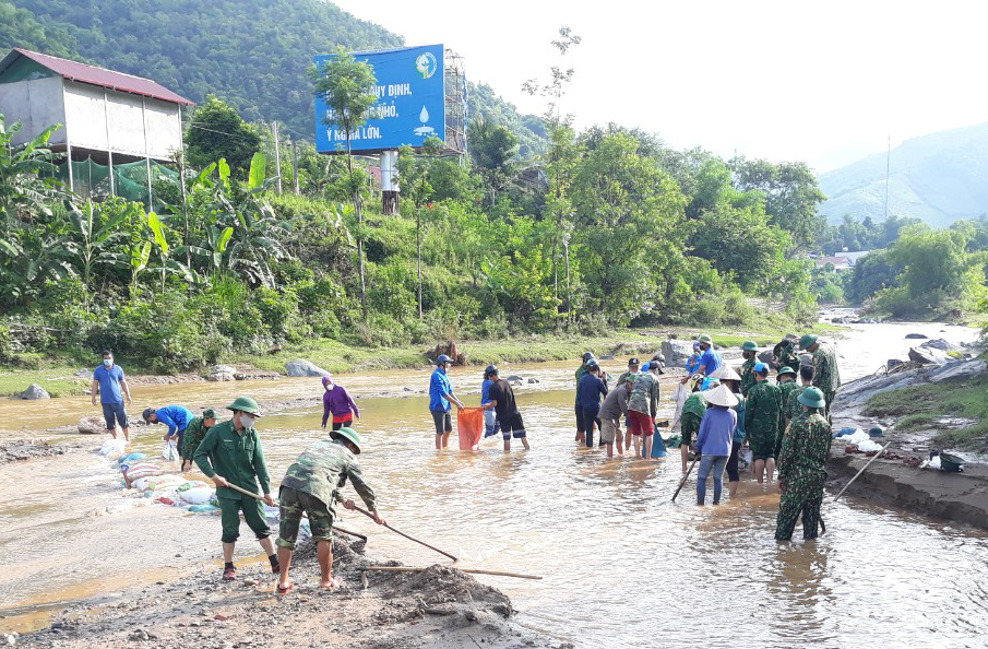 Sơn La: Ra quân tu sửa Mương hữu nghị Việt - Lào - Ảnh 1. Sơn La: Ra quân tu sửa Mương hữu nghị Việt - Lào - Ảnh 1.