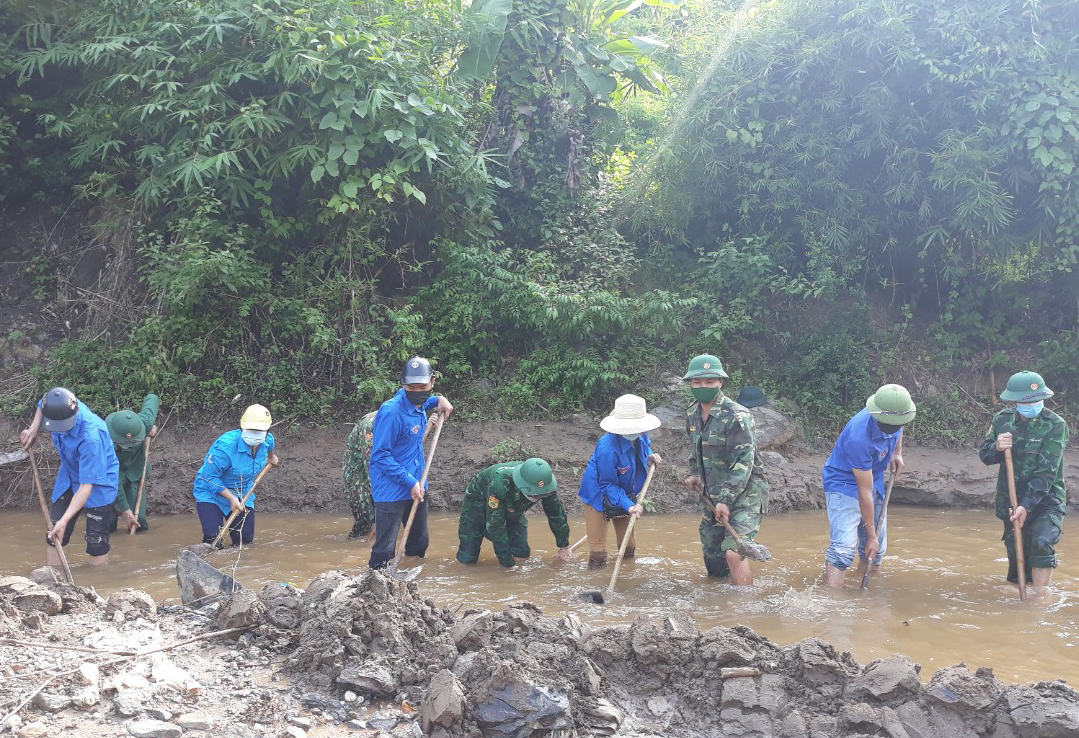 Sơn La: Ra quân tu sửa Mương hữu nghị Việt - Lào - Ảnh 2. Sơn La: Ra quân tu sửa Mương hữu nghị Việt - Lào - Ảnh 2.