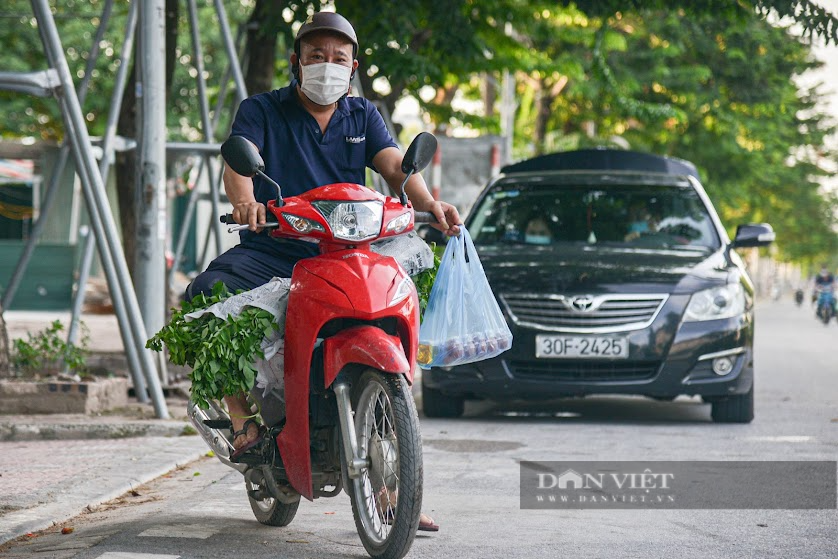 Thêm những bữa cơm nóng để mong ngóng ngày hồi hương - Ảnh 4.