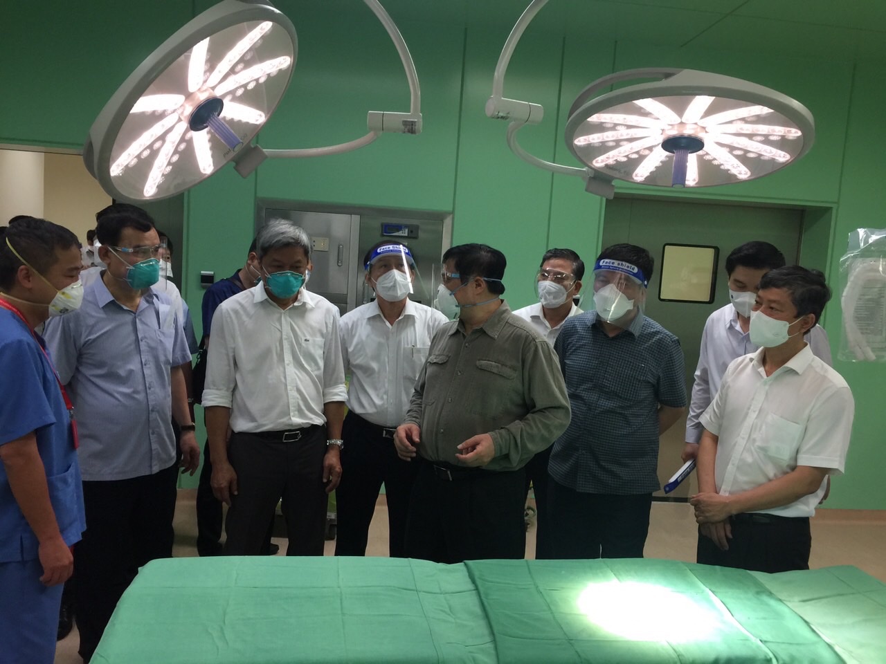 Thủ tướng Phạm Minh Chính kiểm tra công tác chống dịch tại Bình Dương - Ảnh 1.