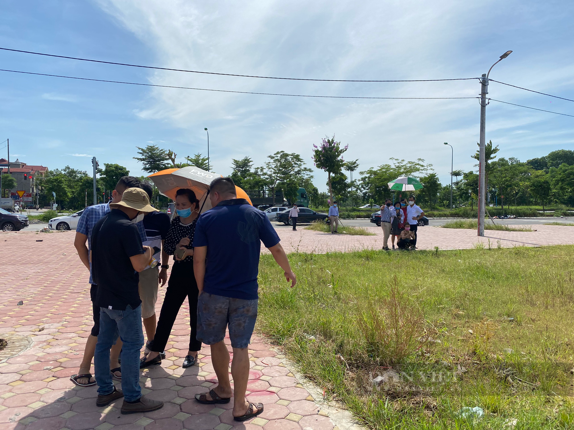 Sau lần nhận 'hoa hồng' đầu tiên, môi giới bất động sản rơi cảnh 'vỡ mộng' đổi đời - Ảnh 1.