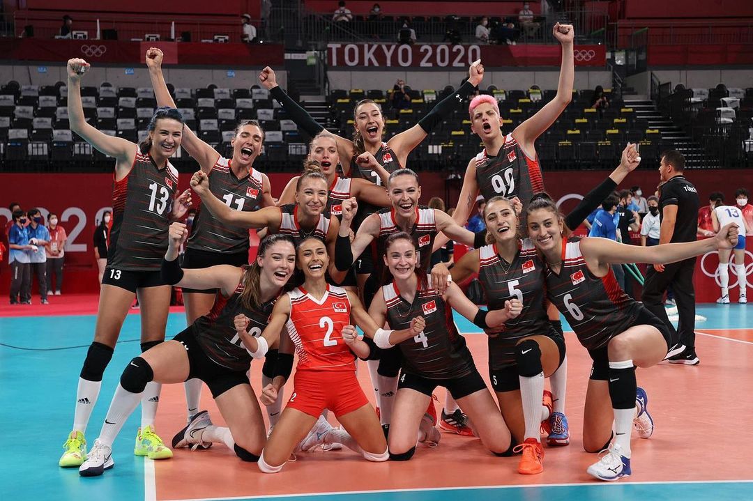 Chiêm ngưỡng vẻ đẹp &quot;nữ thần&quot; bóng chuyền tại kỳ Olypic Tokyo 2020 - Ảnh 2.