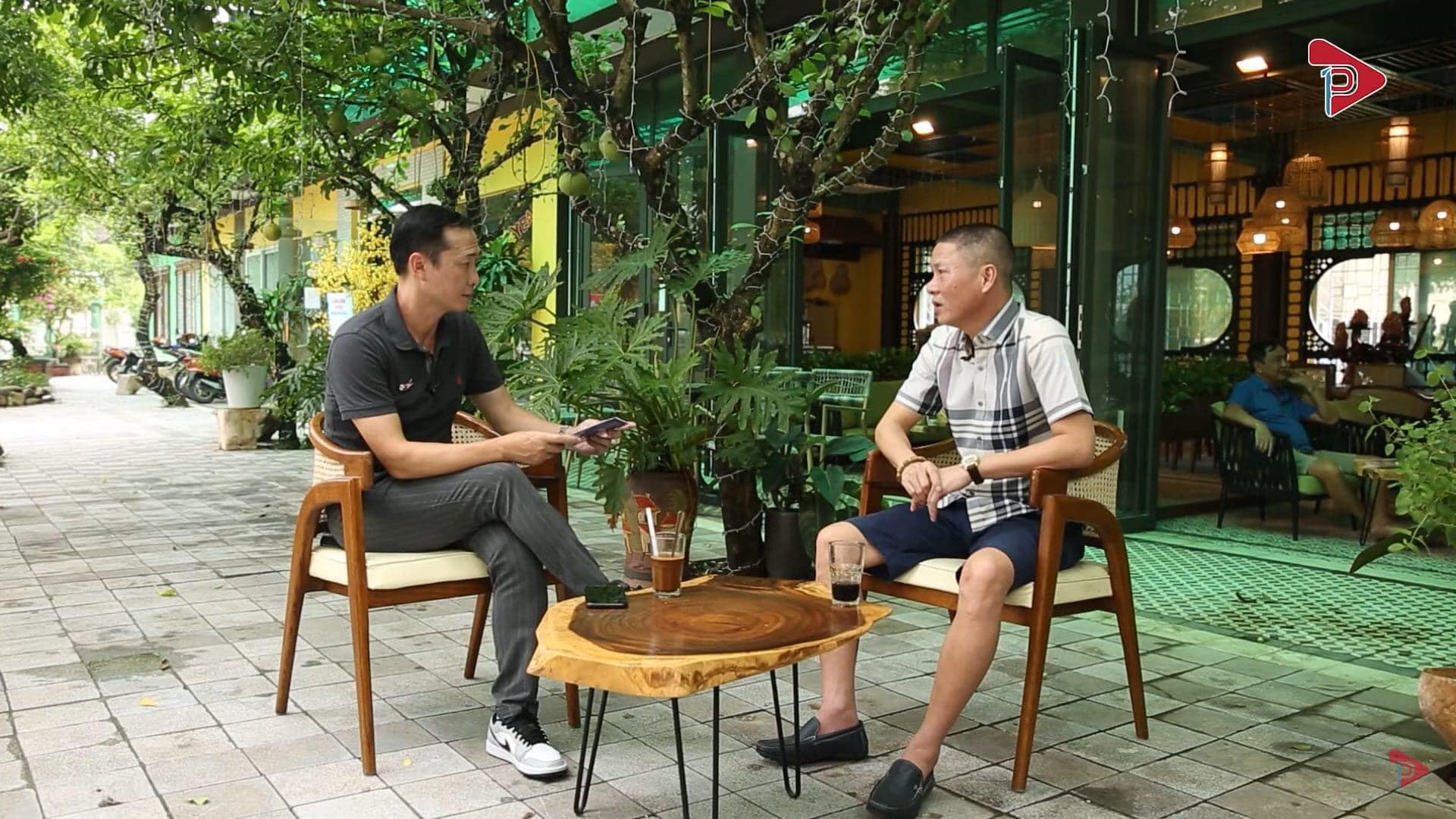 HLV Chu Đình Nghiêm &quot;tủi thân&quot; vì bị CLB Hà Nội đối xử không công bằng - Ảnh 2.