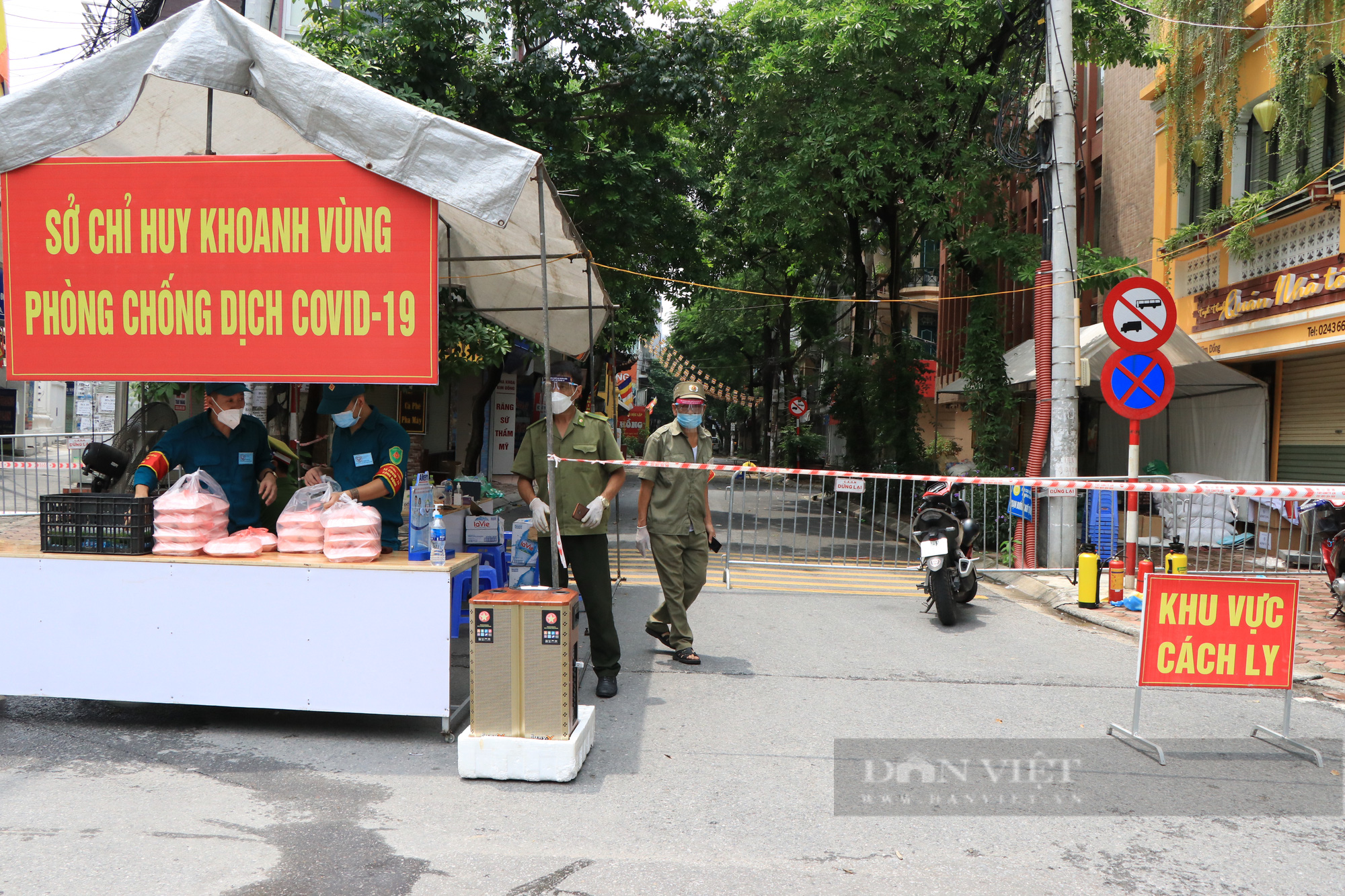 Hà Nội: Chủ cửa hàng tiện ích phố Lê Trọng Tấn dương tính SARS-CoV-2 - Ảnh 1.