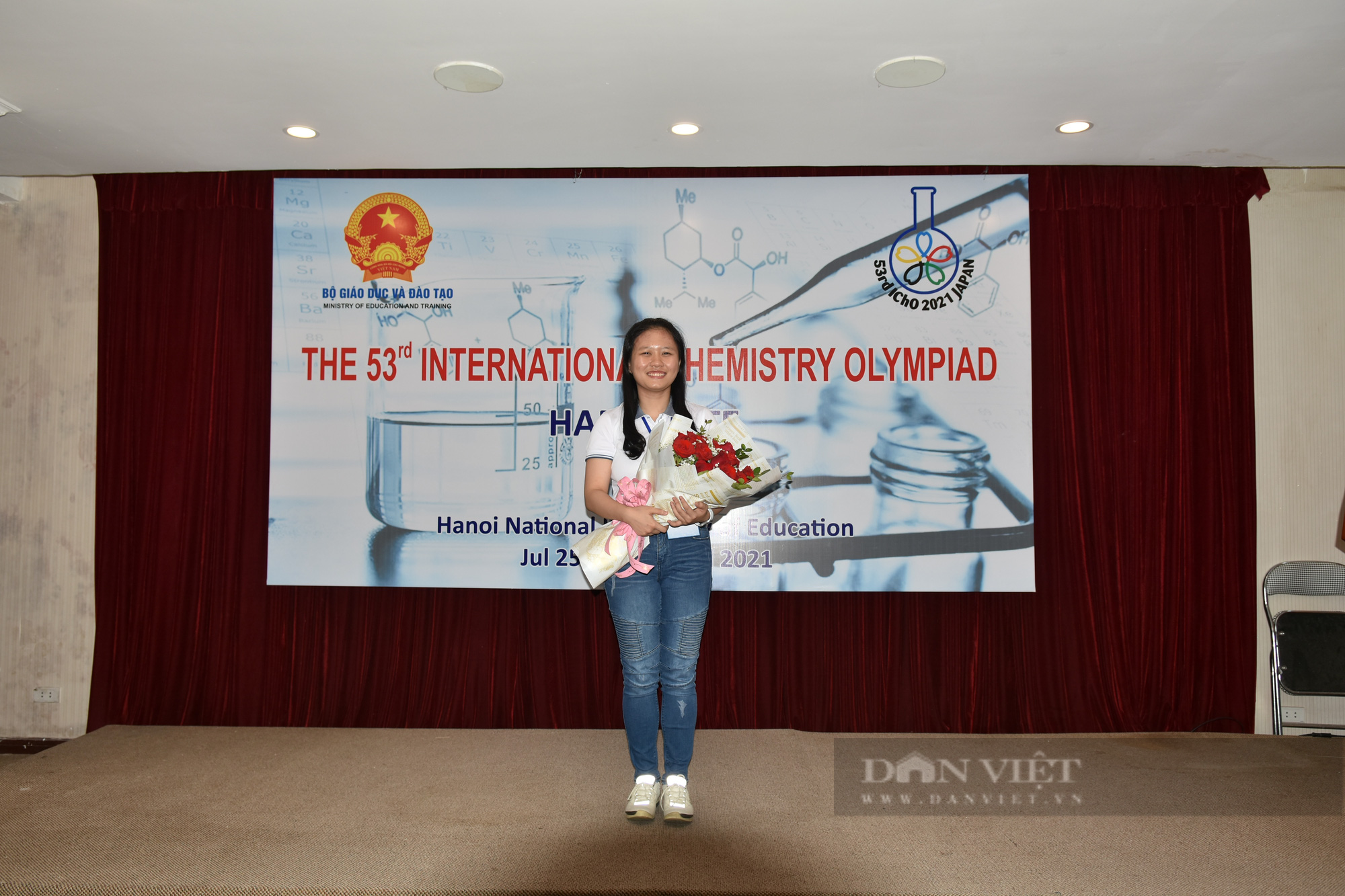Nữ sinh duy nhất đạt Huy chương Vàng Olympic Hóa học: &quot;Bẻ lái&quot; môn học ngoạn mục, fangirl chính hiệu - Ảnh 1.