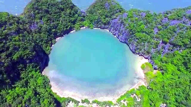 Khám phá top 10 hòn đảo thiên đường- điểm đến &quot;bùng nổ thị giác&quot; tại Quảng Ninh - Ảnh 10.