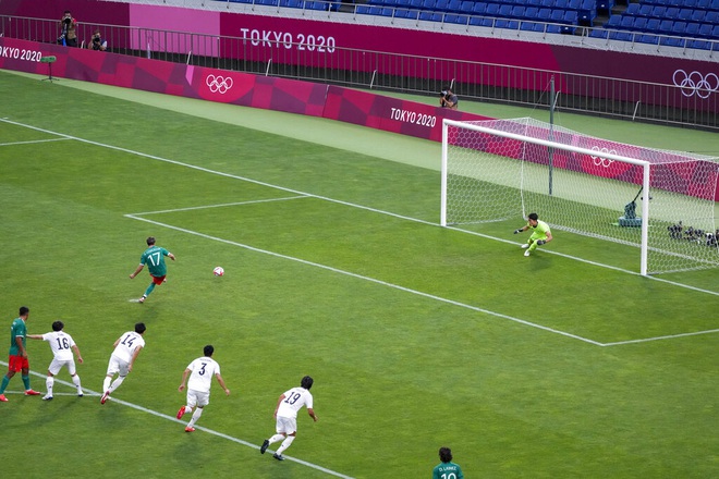 Ảnh: Kubo tịt ngòi và khóc sau trận, Olympic Nhật Bản mất huy chương vào tay các chàng trai Mexico - Ảnh 4.