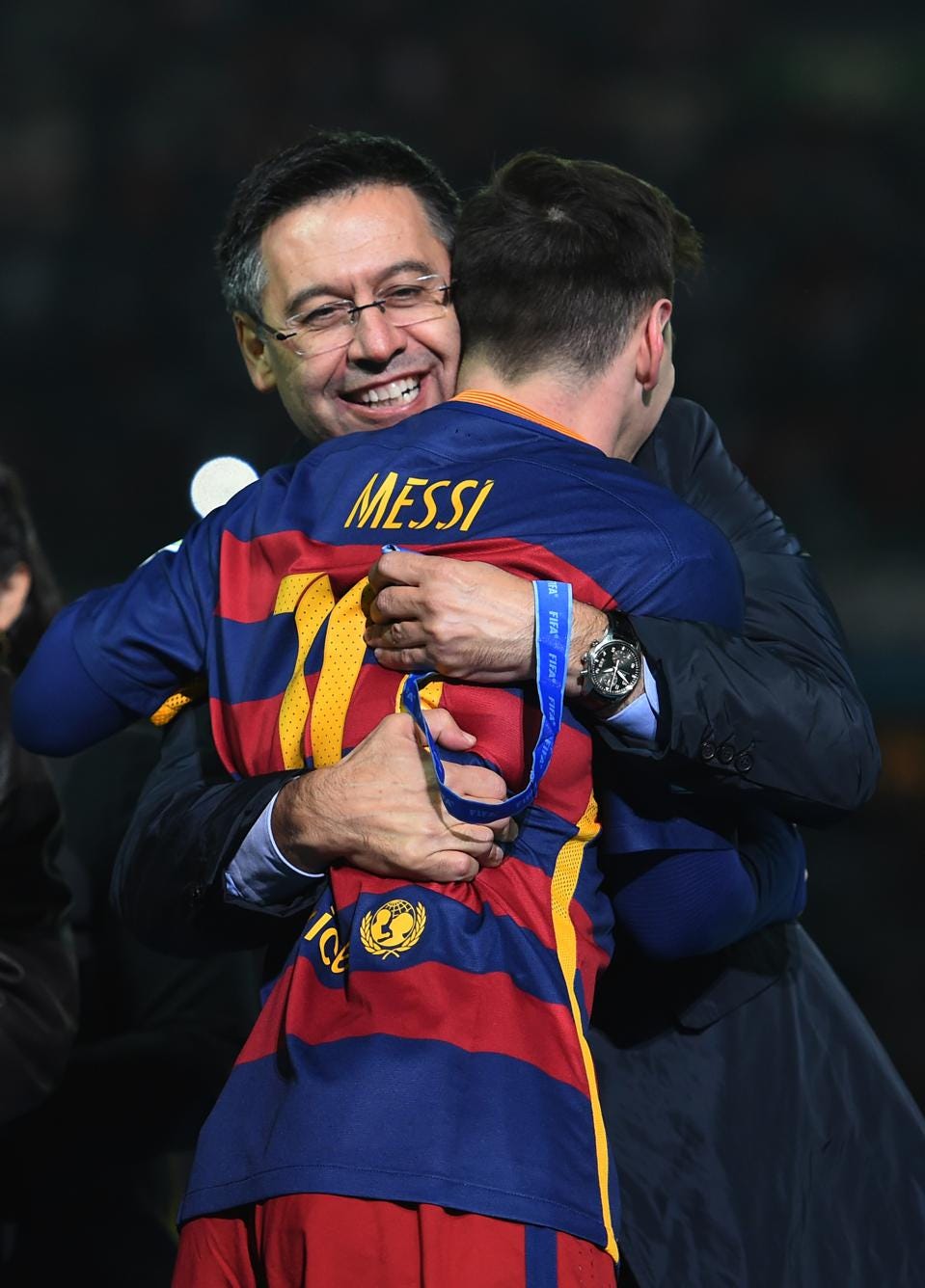 1 năm giông bão của Messi: Bị chủ tịch lừa, bạn thân ra đi, lộ hợp đồng - Ảnh 3.