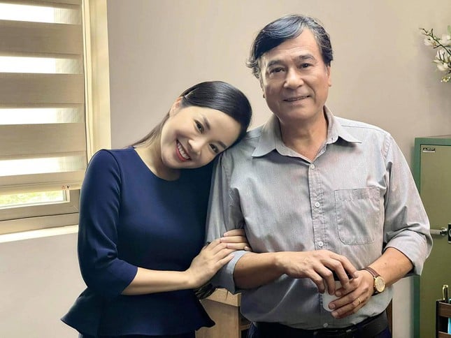 Minh Hương nói gì khi đóng vai người yêu của NSND Mạnh Cường? - Ảnh 4.