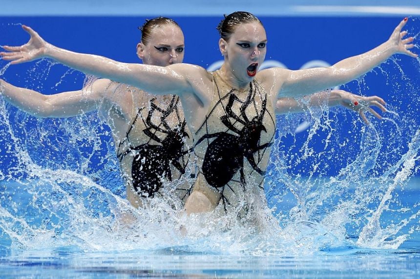 Mặc bikini trong suốt, 2 &quot;người nhện nữ&quot; đoạt HCV Olympic 2020 - Ảnh 3.
