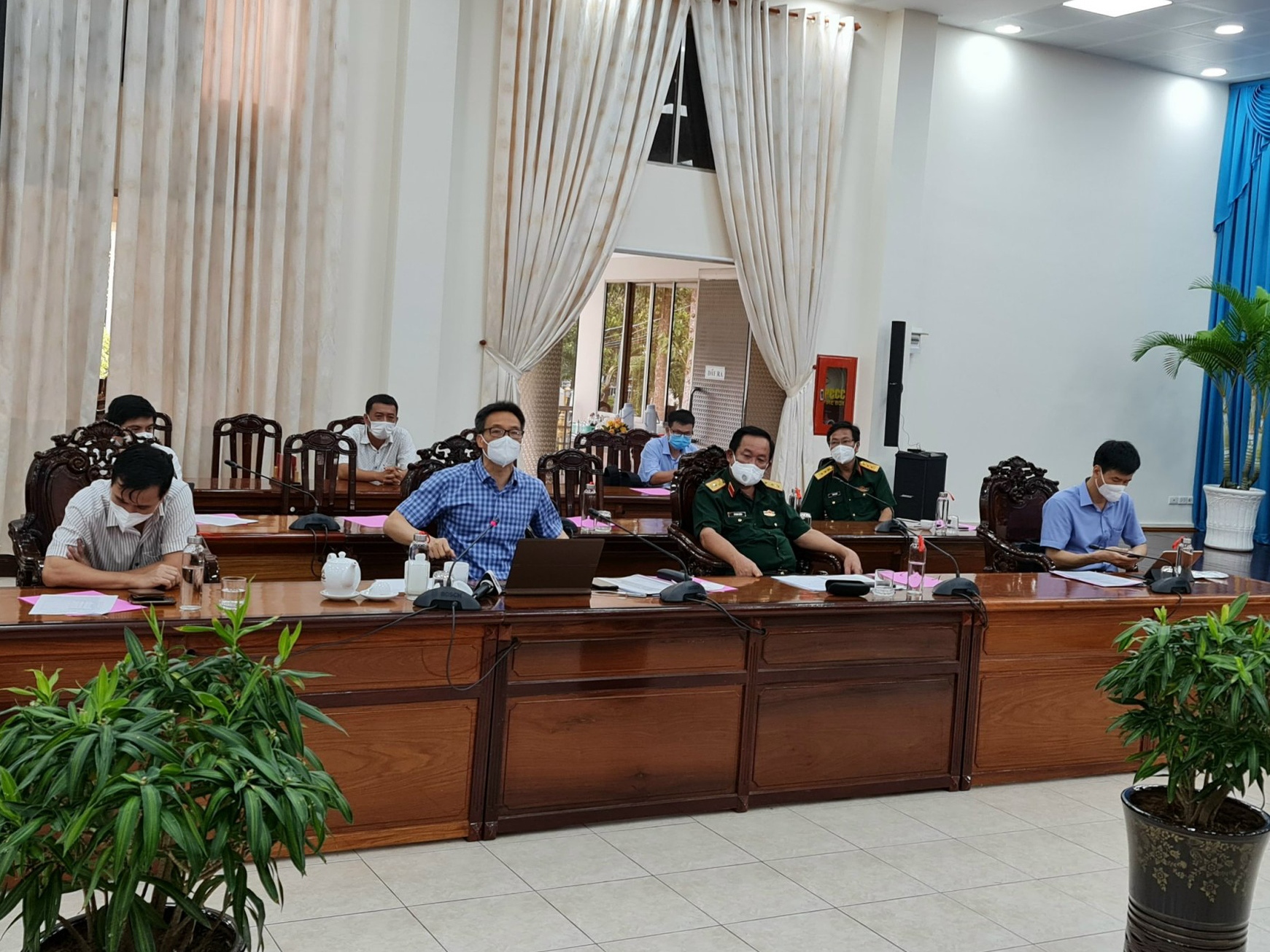 Phó thủ tướng Vũ Đức Đam: An Giang cần phát huy kết quả đạt được, sớm đưa cuộc sống trở lại bình thường mới. - Ảnh 1.