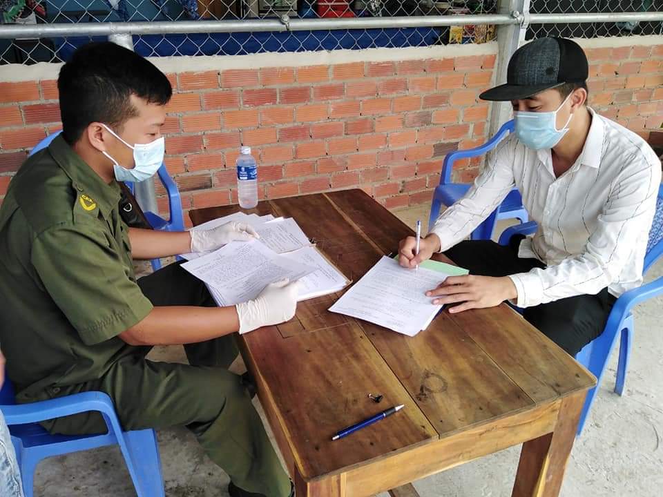 21 nam, nữ vào rừng nhậu rồi “khoe” trên Facebook, bị phạt 210 triệu đồng - Ảnh 2.