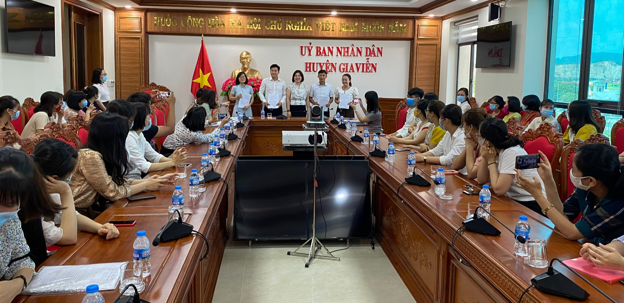 tuyen-dung-cong-chuc-cap-huyen.jpg