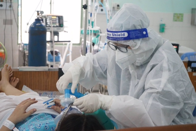 TP.HCM: Số ca mắc Covid-19 chuyển nặng đang giảm đáng kể - Ảnh 3.
