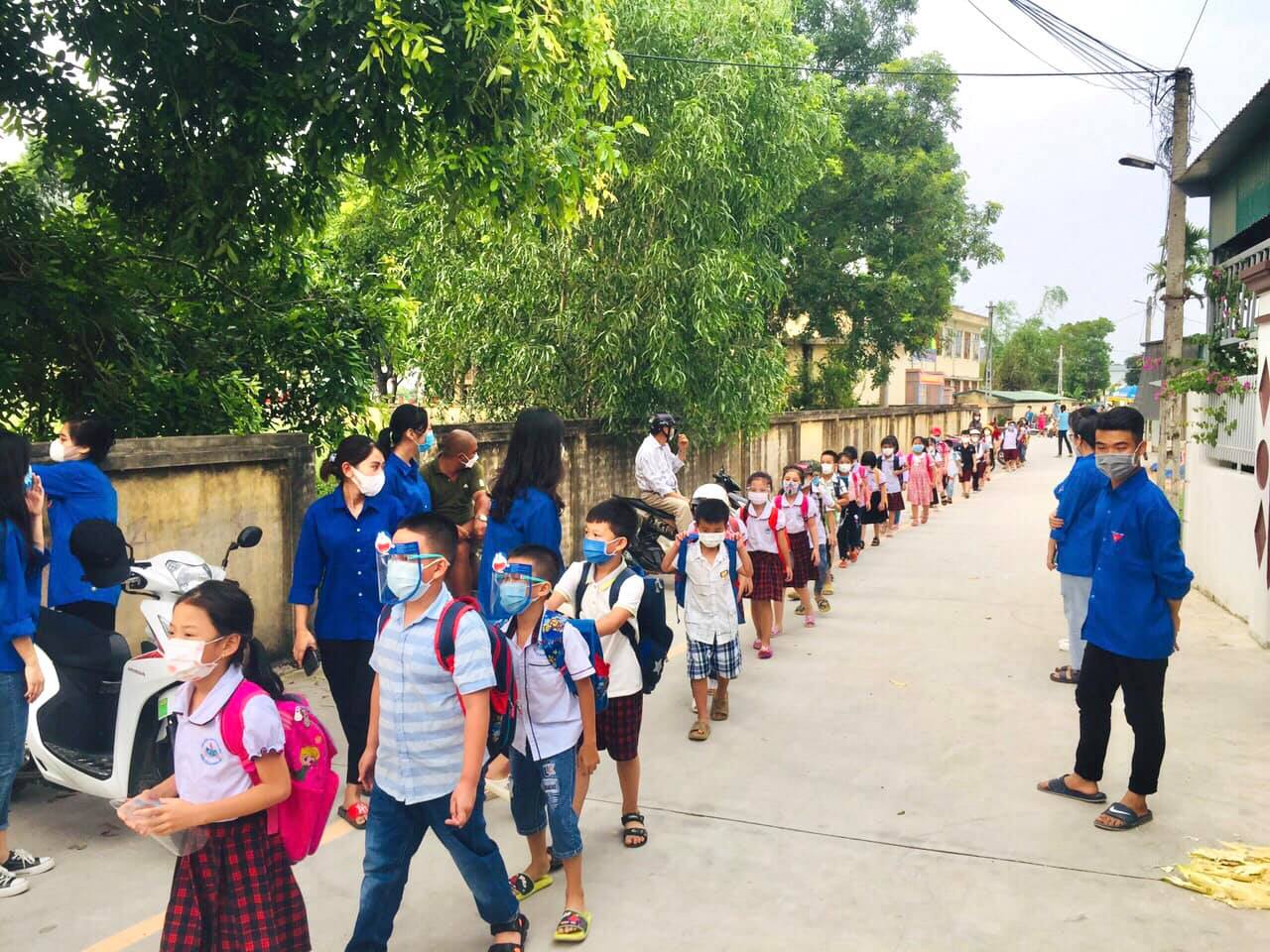 Cập nhật: 5 tỉnh thành hỏa tốc cho học sinh tạm dừng đến trường chỉ sau mấy ngày khai giảng - Ảnh 1.