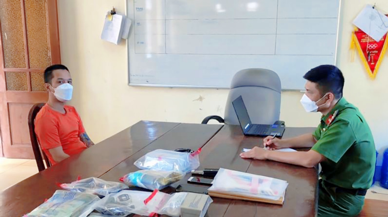Nhiều ma túy, súng trong nhà Giám đốc doanh nghiệp vận tải An Phú Quý - Ảnh 1.