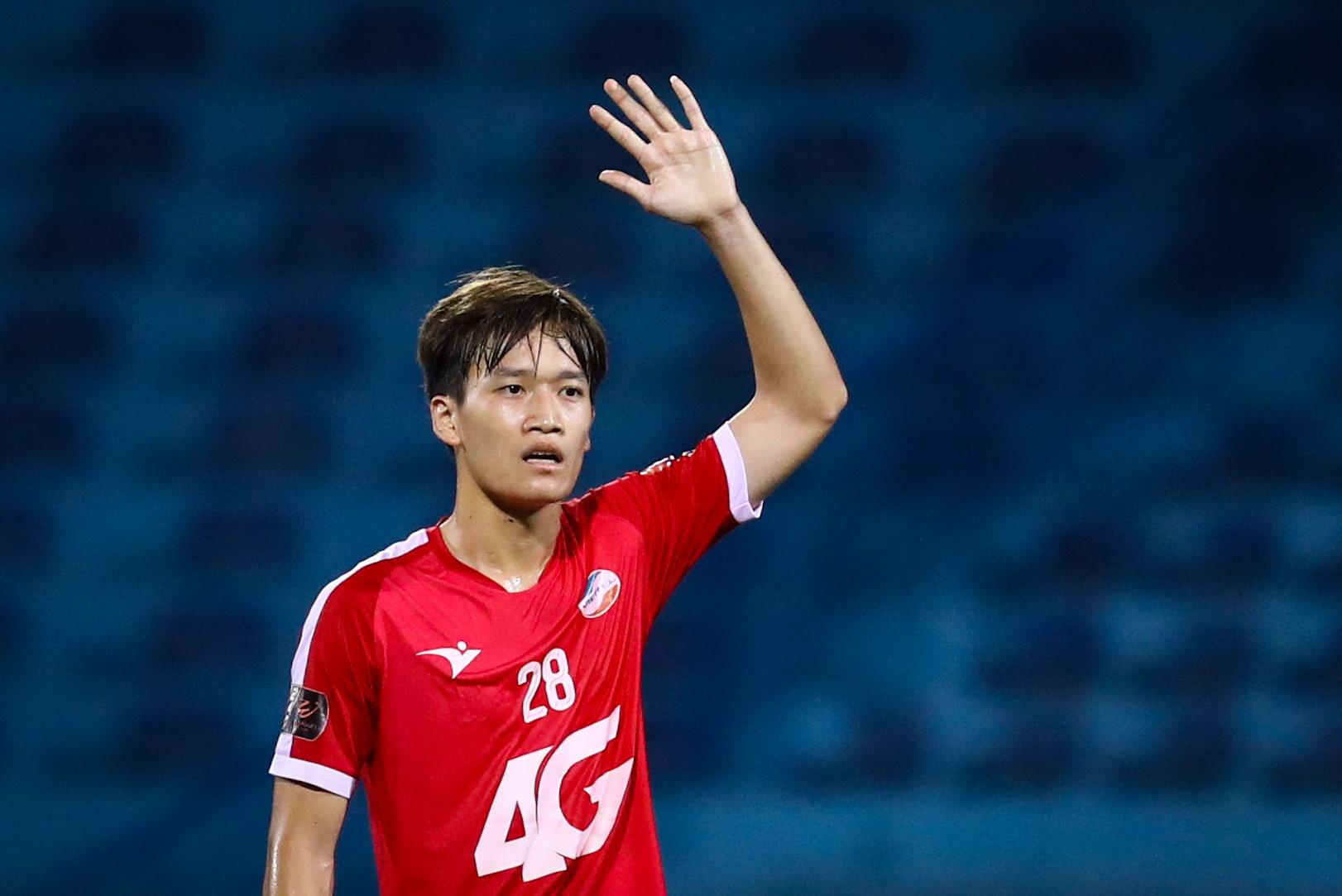 Tin sáng (11/9): &quot;Chính các CLB tại V.League khiến cầu thủ Việt Nam khó xuất ngoại&quot; - Ảnh 1.