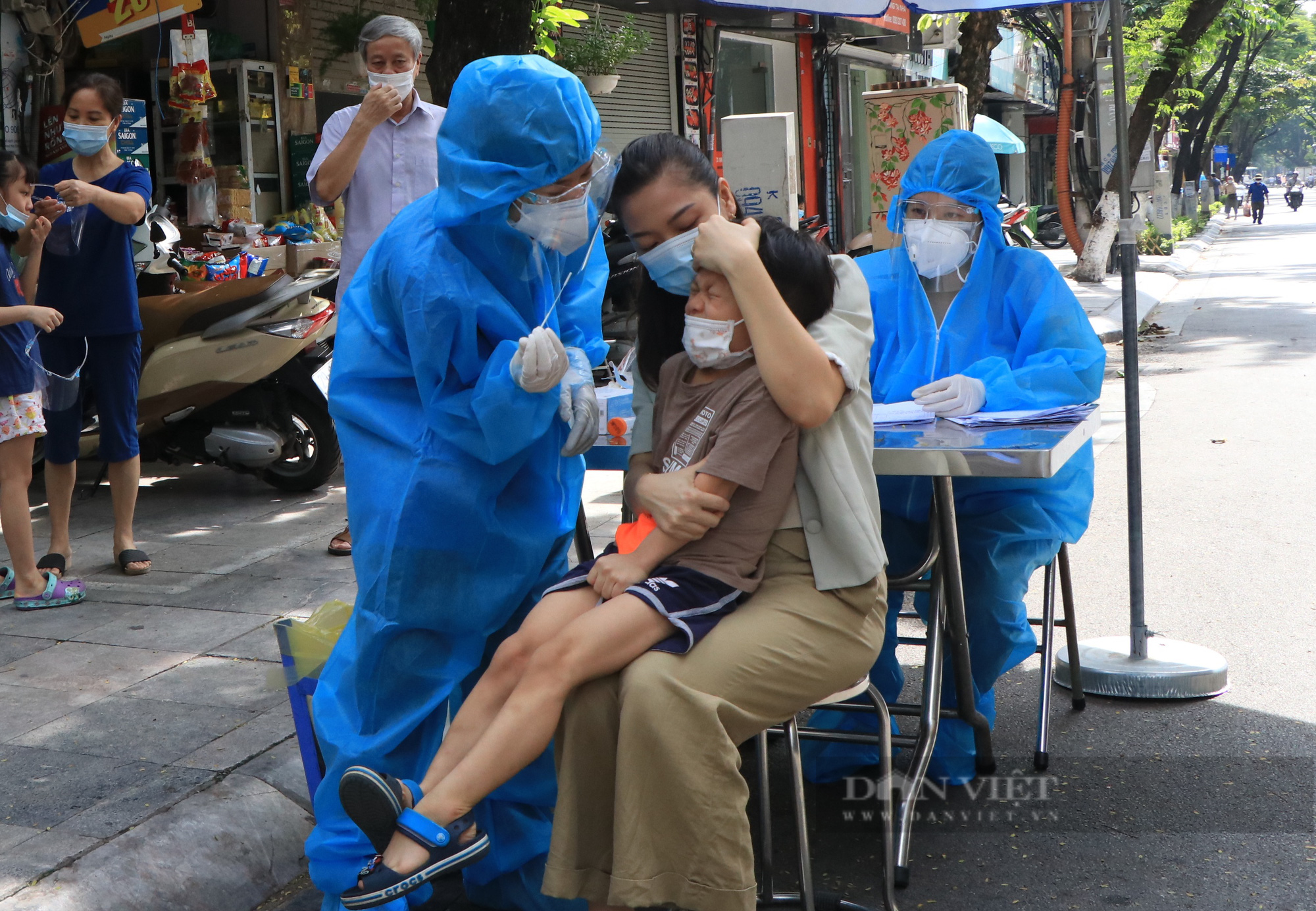 &quot;Trẻ em dưới 12 tuổi ở Hà Nội không bắt buộc xét nghiệm, trừ trường hợp nghi mắc Covid-19&quot; - Ảnh 5.