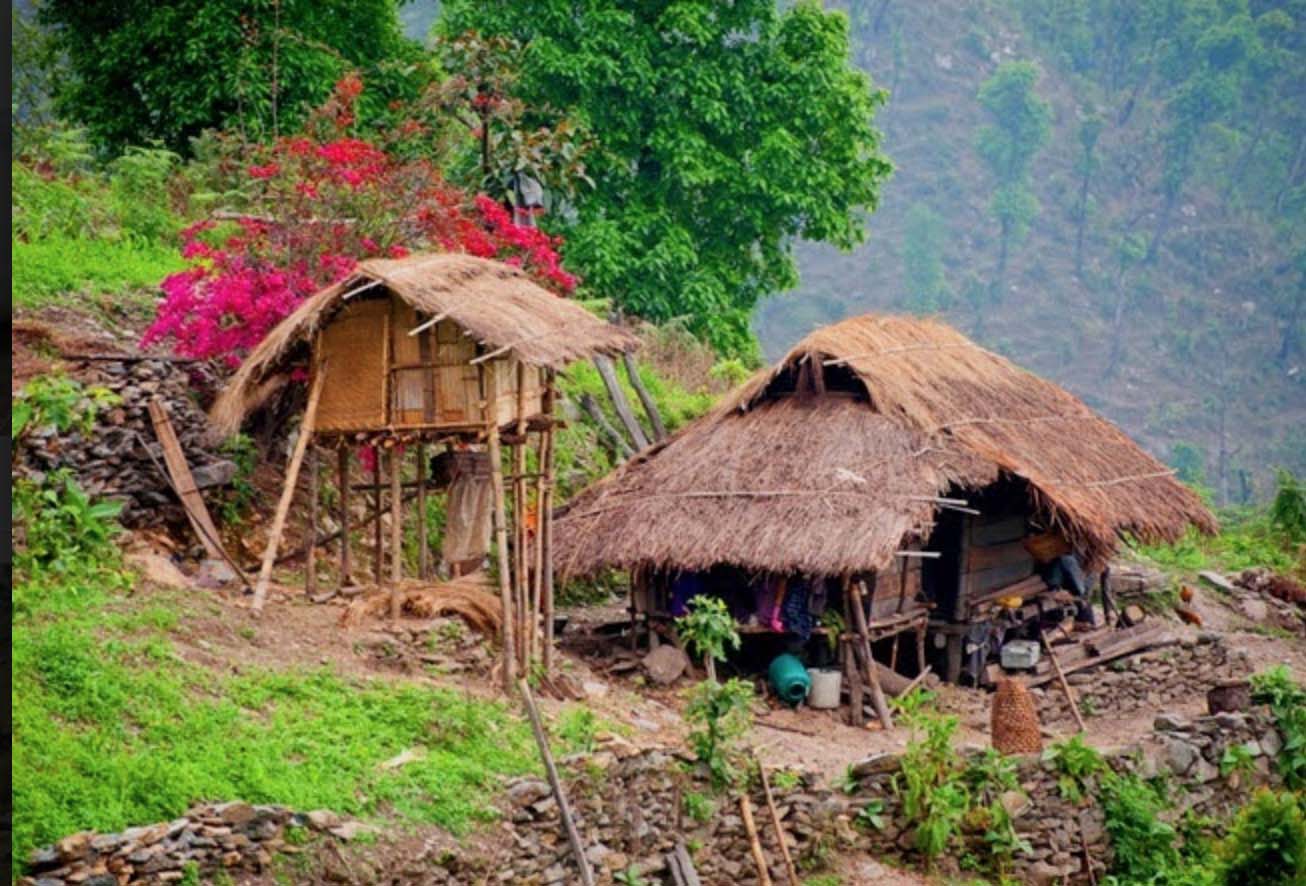 Lạ kỳ thổ dân Lhop với tập tục kết hôn cận huyết thống và món thịt đặc trưng làm từ giòi  - Ảnh 5.