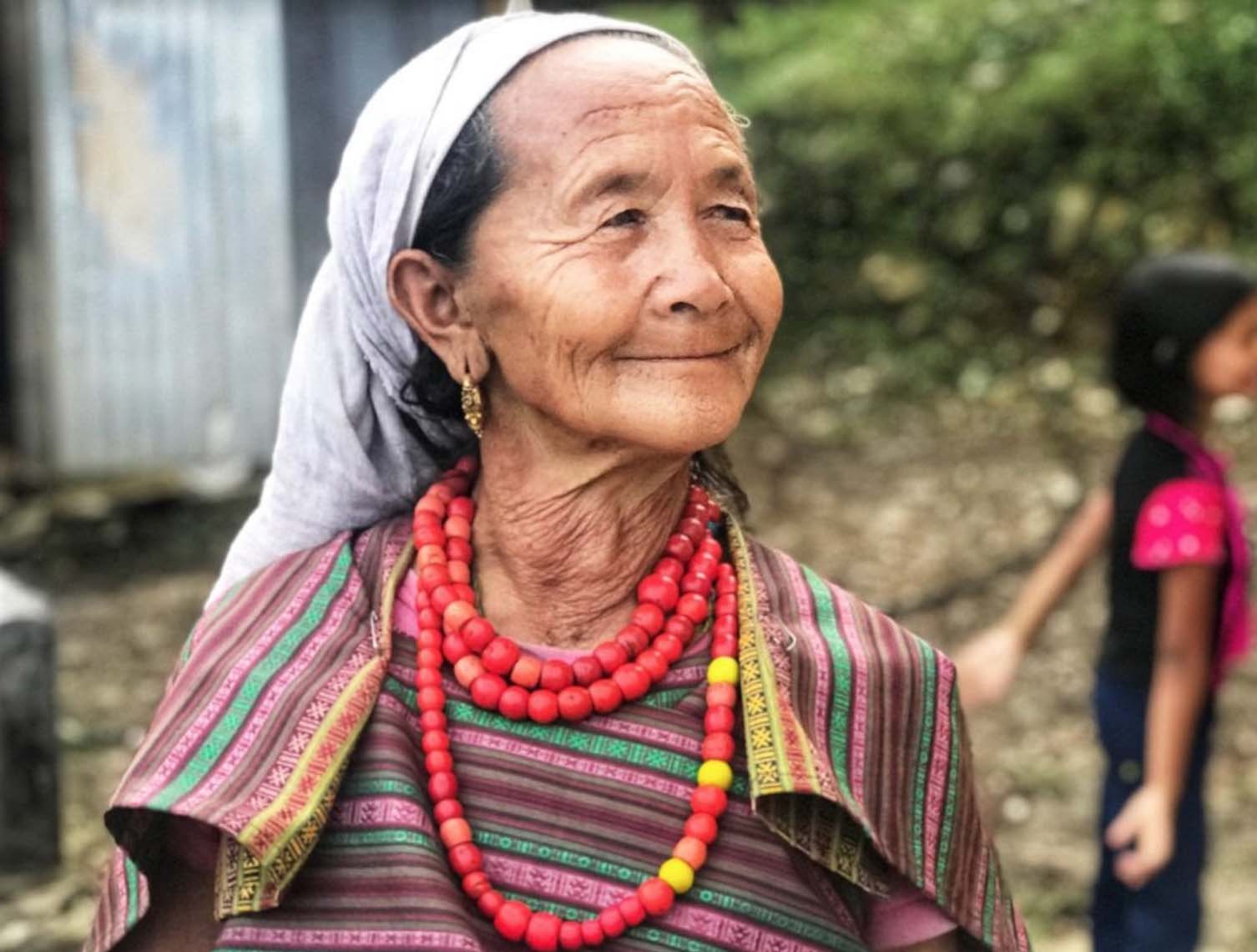 Lạ kỳ thổ dân Lhop với tập tục kết hôn cận huyết thống và món thịt đặc trưng làm từ giòi  - Ảnh 2.