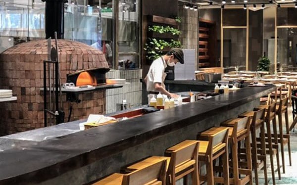 Lối đi nào cho các doanh nghiệp F&B trong giai đoạn giãn cách xã hội? - Ảnh 2. Lối đi nào cho các doanh nghiệp F&B trong giai đoạn giãn cách xã hội? - Ảnh 2.