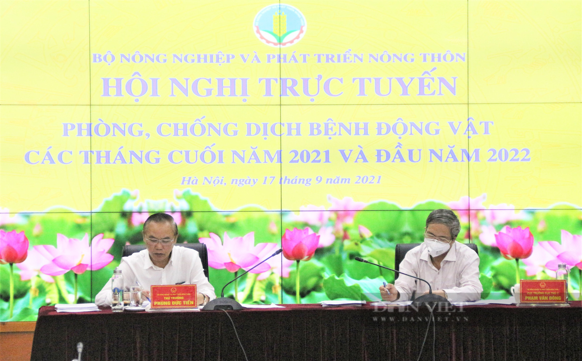 Thứ trưởng Phùng Đức Tiến: Kiểm soát chặt dịch bệnh, đảm bảo cung ứng đủ thực phẩm những tháng cuối năm - Ảnh 1.