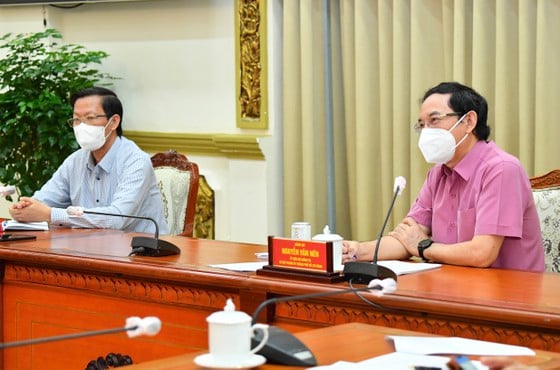 Bí thư Nguyễn Văn Nên: Sức chịu đựng của xã hội đã đến giới hạn, cần phục hồi sớm - Ảnh 1.