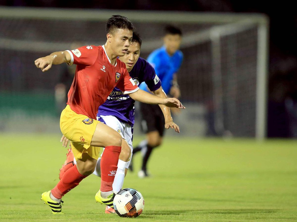 Tin sáng (21/9): Tiếp tục chơi lớn, Bình Định chiêu mộ Lý Công Hoàng Anh? - Ảnh 1.