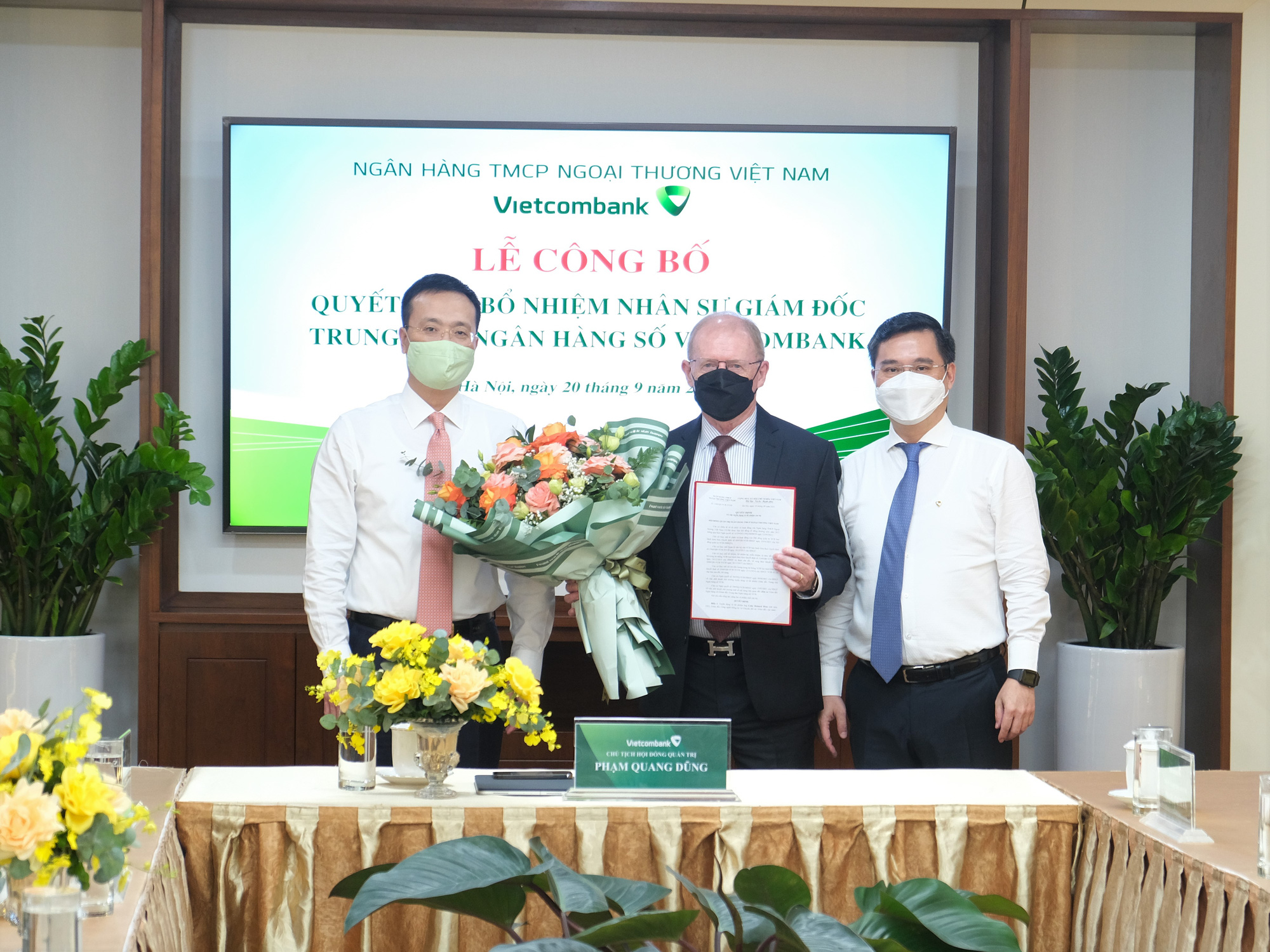 Vietcombank công bố quyết định bổ nhiệm Giám đốc Trung tâm Ngân hàng số - Ảnh 1.